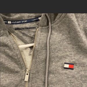 Tommy Hilfiger Bundle! ( 2 sweaters)!